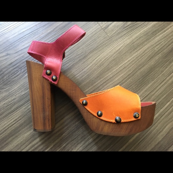 Shoes - Picture 4 of 6